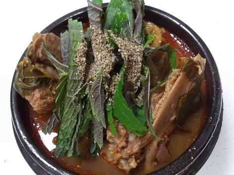 Gamjatang (감자탕)