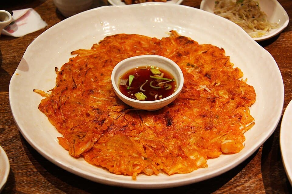 Kimchi-jeon (김치전)