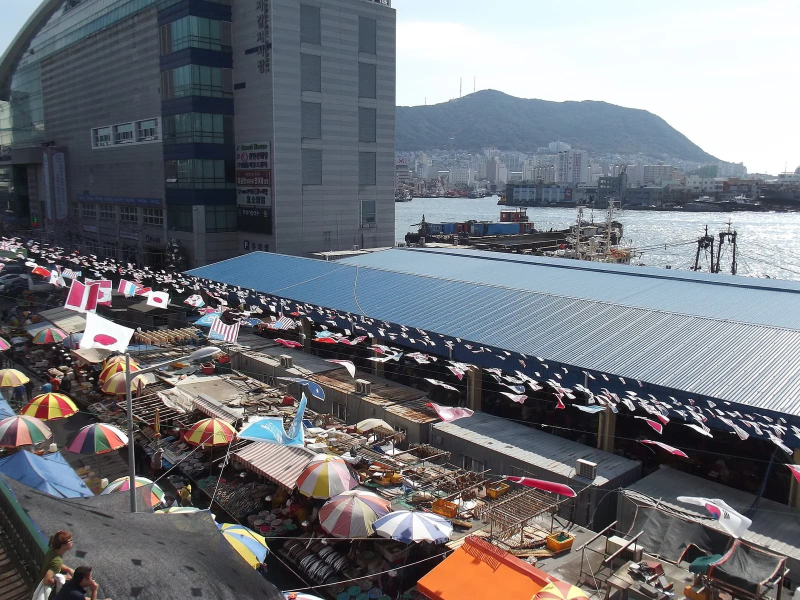 자갈치시장, 1층에서 고르고 2층에서 먹기, 사진 3